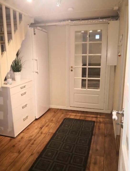Sentral Studioleilighet Ved Stranden Og Hvalsenter Nb Ma Vaskes Etter Endt Leie Eller Betale Rengjoringshjelpen 500 Kr อัมเดเนส ภายนอก รูปภาพ