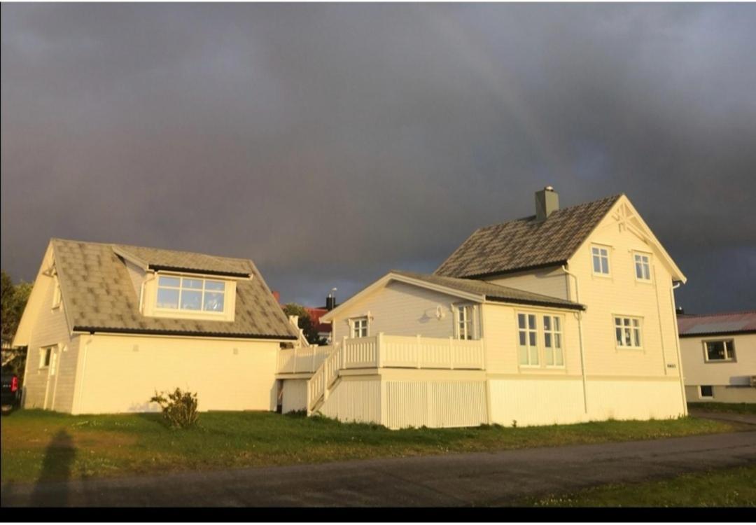 Sentral Studioleilighet Ved Stranden Og Hvalsenter Nb Ma Vaskes Etter Endt Leie Eller Betale Rengjoringshjelpen 500 Kr อัมเดเนส ภายนอก รูปภาพ